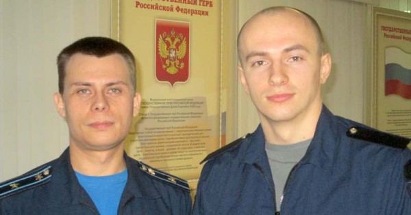 Преподаватель военно-воздушной академии Виктор Кузнецов и Евгений Кашин